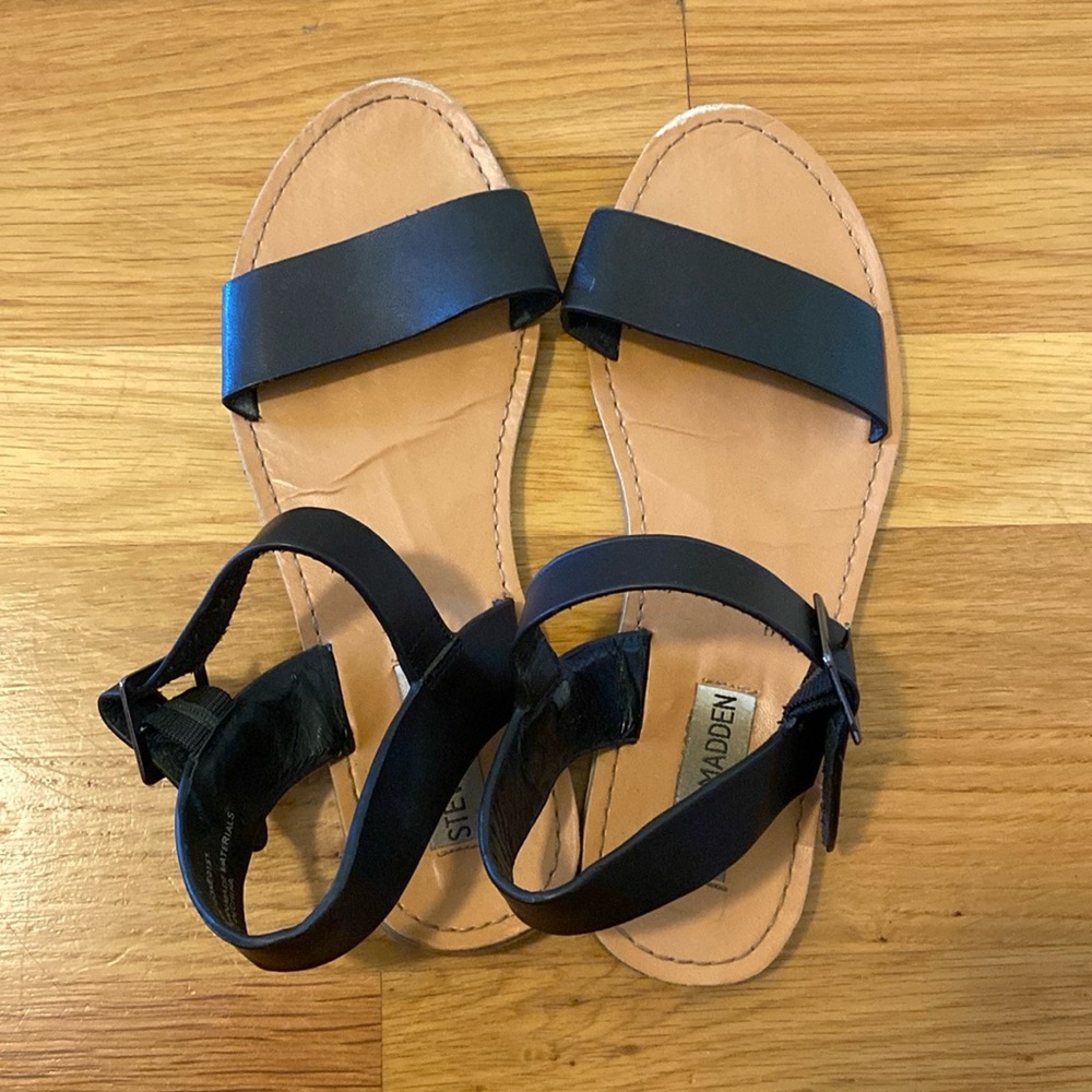Steve Madden flat sandals